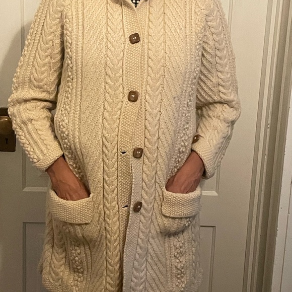 Women's Hand knit small cream cable knit Sweater Coat. - Picture 6 of 6